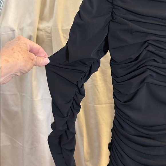 Halston Gwen Black Ruched Stretch Jersey Bodycon Long Sleeve Dress SZ 4 NWT - Picture 7 of 10